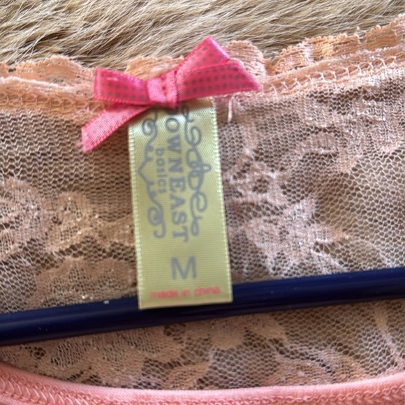 NWOT Downeast Basics Lace Overlay peach Top - Picture 8 of 9